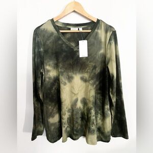 LOGO by Lori green tie dyed tunic shirt with pockets! New! Size M very soft